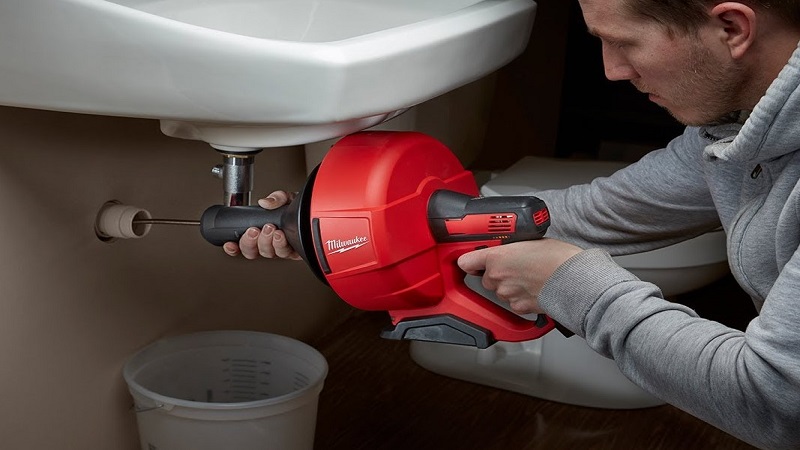 How to Use Milwaukee Drain Snake