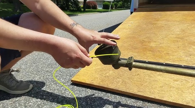 How to Wind a Milwaukee String Trimmer